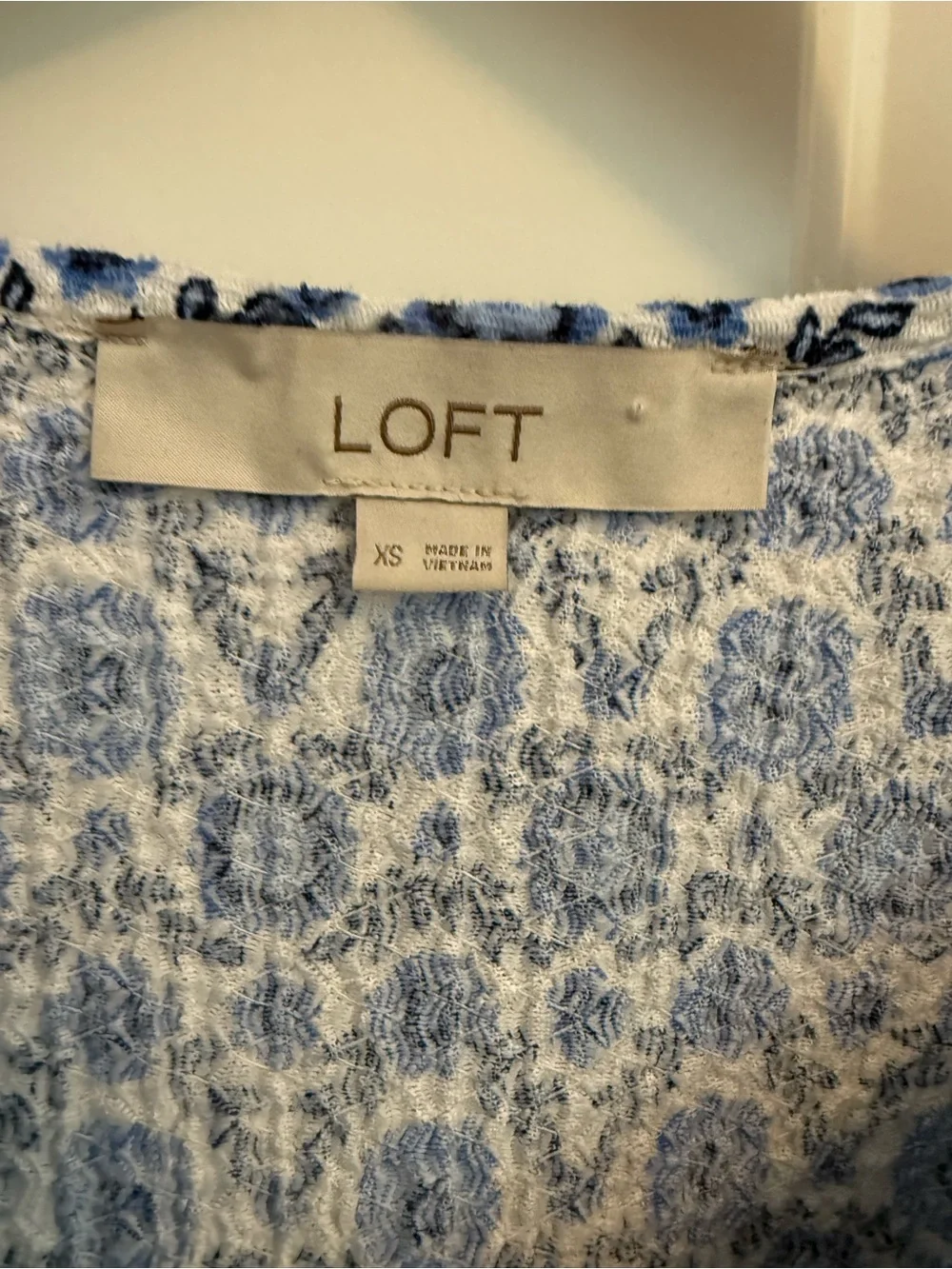LOFT Floral Puff Sleeve Tie Neck Top size XS
